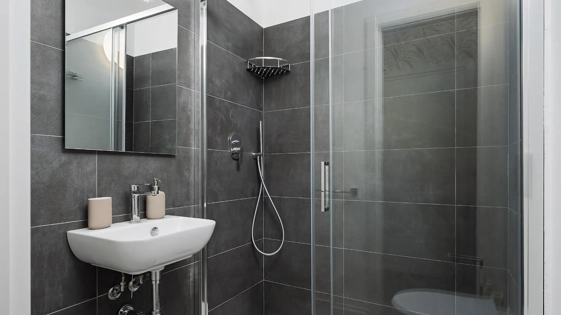 Classbnb - Two Designer Lofts On The Lower Ground Floor Milano 0*,